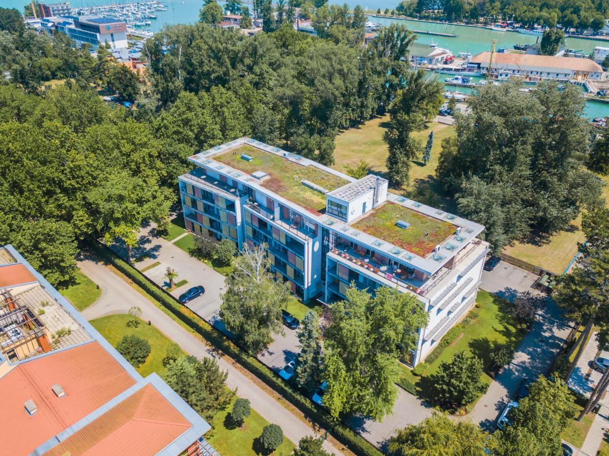 Mf Villa Azur Wellness Apartment Шиофок Экстерьер фото
